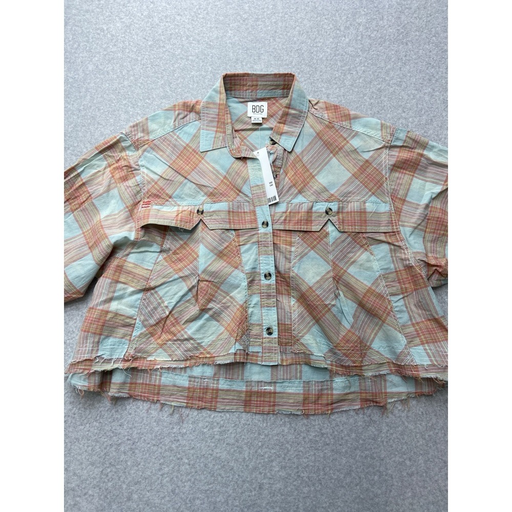 BDG Urban Outfitters Shirt Womens M Blue Plaid Cropped Button Up Frayed Hem - Picture 11 of 13